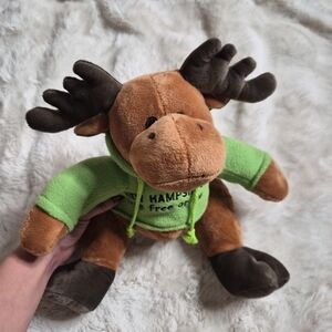 Wishpets 2006 Maya Moose Brown with Green Hoodie New Hampshire Stuffed Animal ✨️